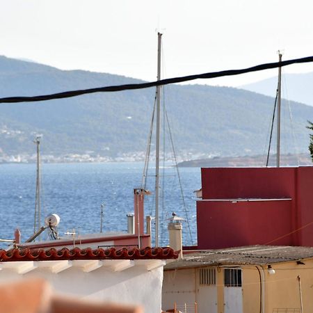 Αρχοντικό Σπίτι Στην Αίγινα Apartment Bagian luar foto