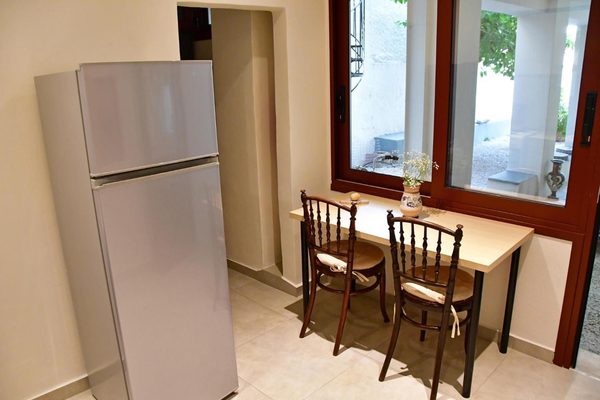 Αρχοντικό Σπίτι Στην Αίγινα Apartment Bagian luar foto