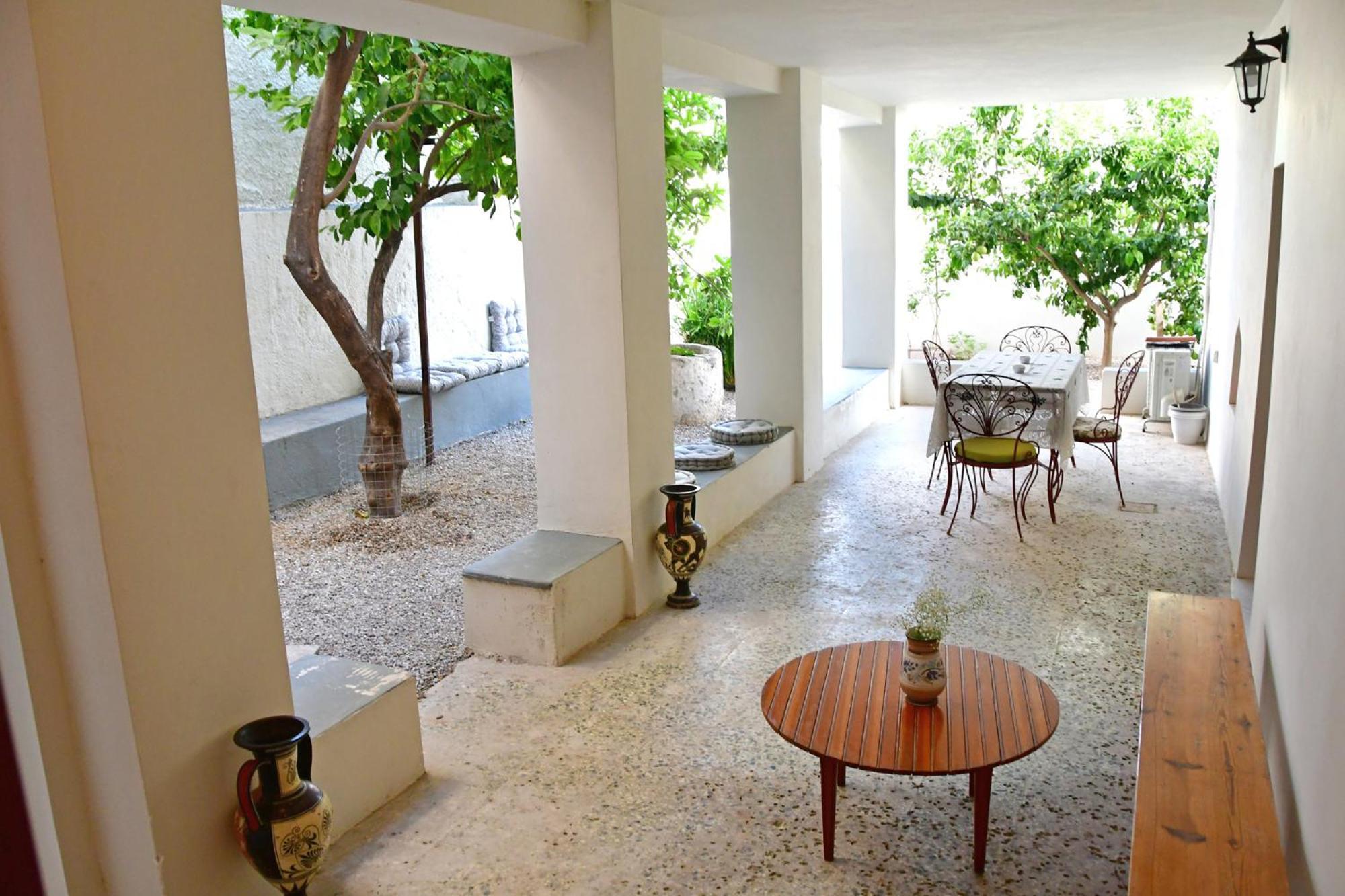 Αρχοντικό Σπίτι Στην Αίγινα Apartment Bagian luar foto