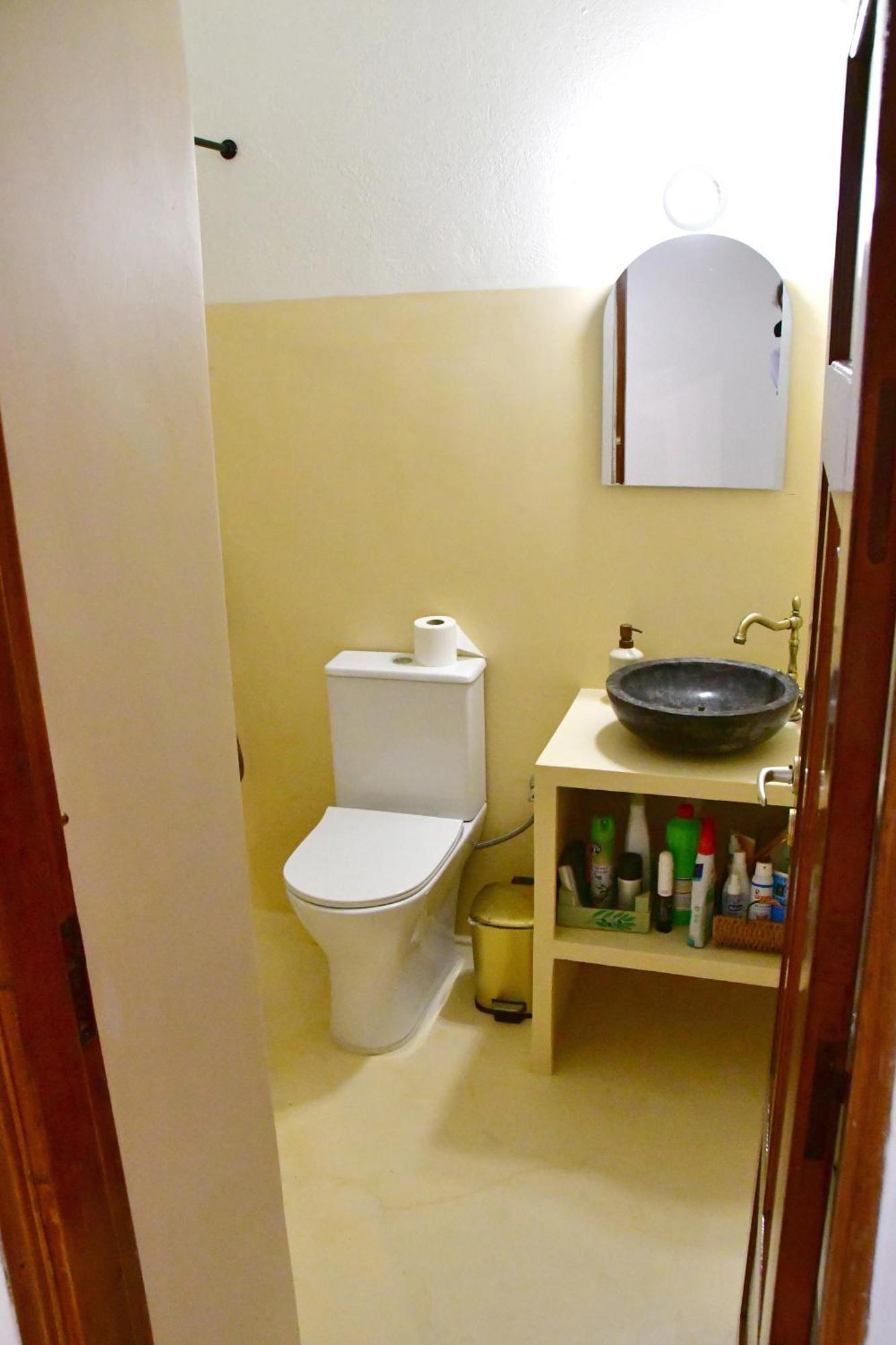 Αρχοντικό Σπίτι Στην Αίγινα Apartment Bagian luar foto